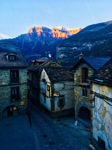 Apartamentos Valle De Ordesa-托尔拉 外观 照片